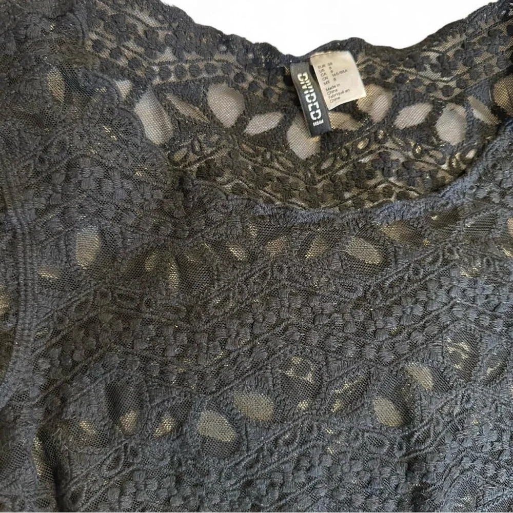 H&M Black Lace Mesh Top Size 8 Boho Goth Sheer‎ 3/4 Sleeve